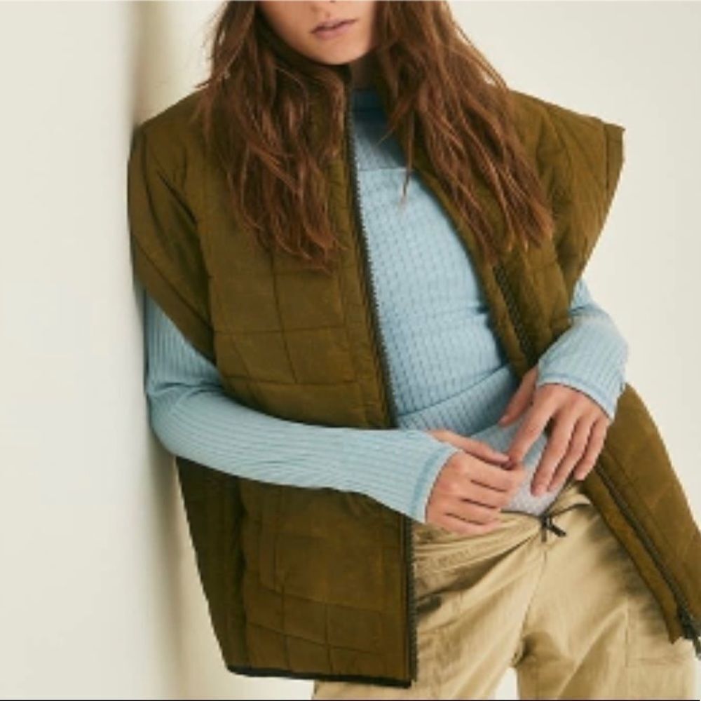 NWT Free People Movement  Down quilted Vest size S  new